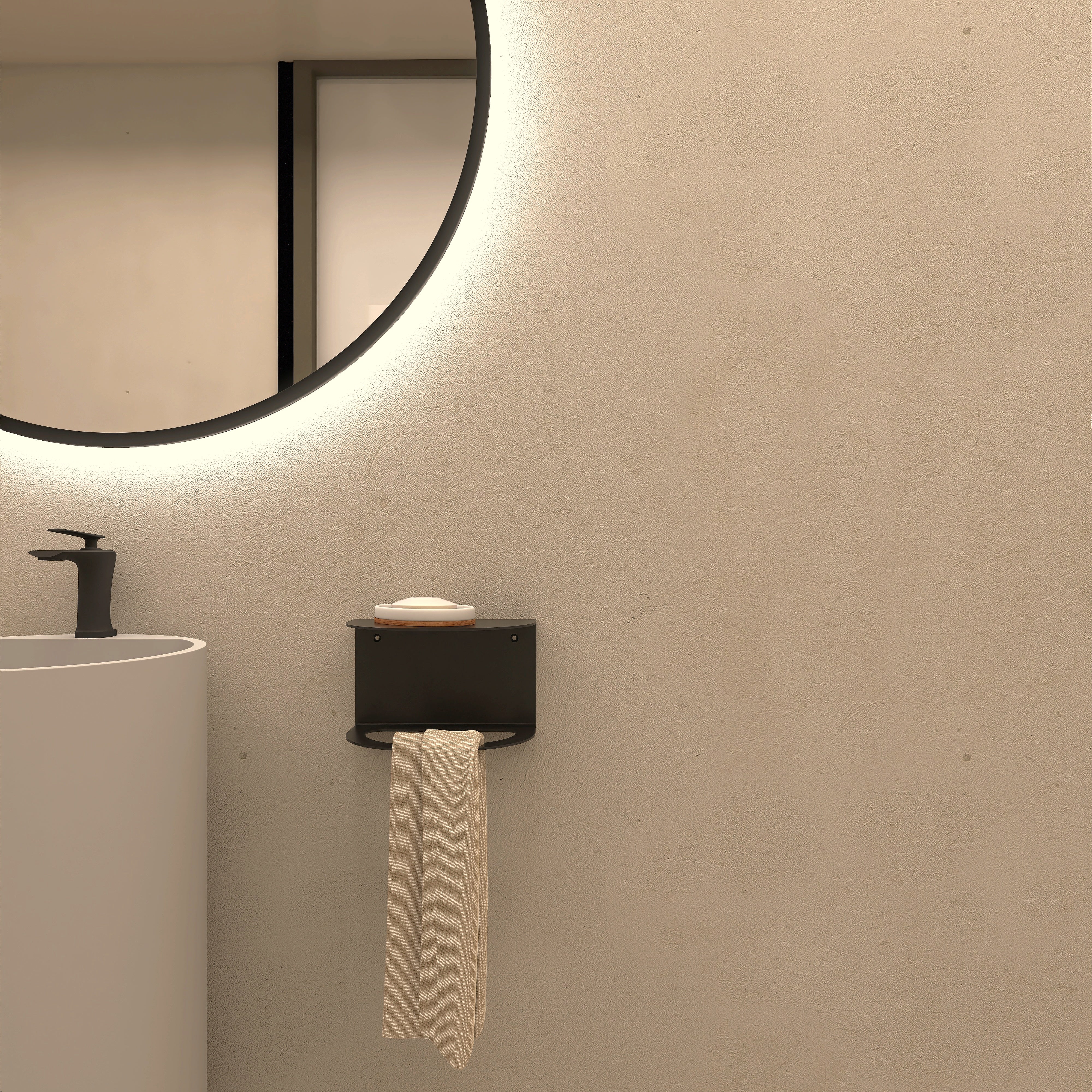 Etajera de baie CURVE 1 – polita metalica ideala langa chiuveta, cu spatiu pentru sapun, periute de dinti si suport pentru prosop, perfecta pentru o baie moderna si organizata.