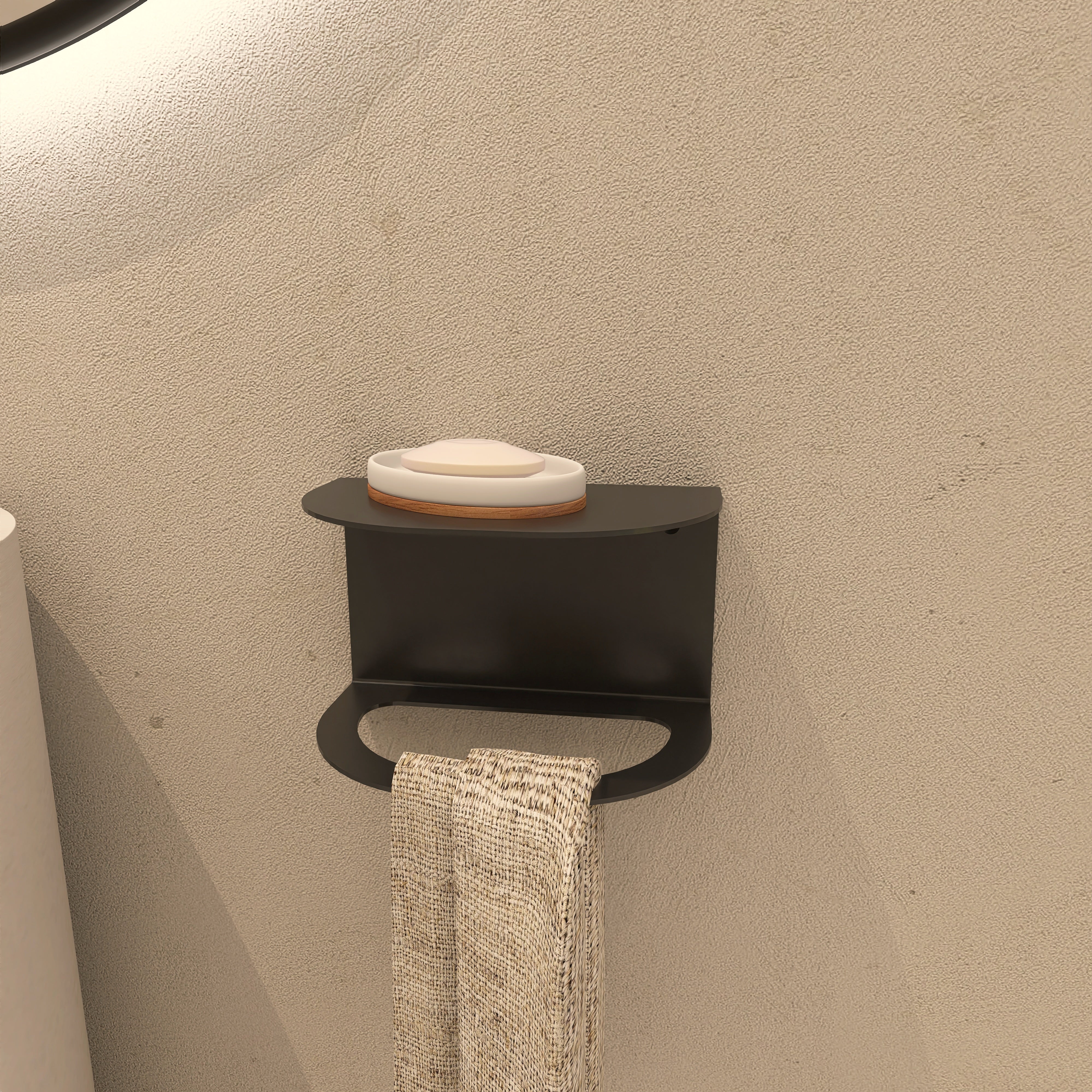 Etajera de baie CURVE 1 – polita metalica ideala langa chiuveta, cu spatiu pentru sapun, periute de dinti si suport pentru prosop, perfecta pentru o baie moderna si organizata.