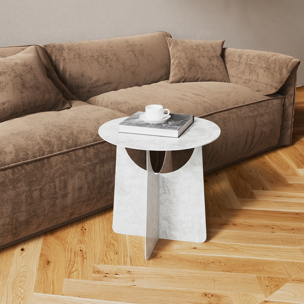 Cu un design inspirat din jocurile copilariei si o asamblare intuitiva si distractiva, aceasta piesa se integreaza perfect in living, pe terasa sau chiar ca noptiera in dormitor.