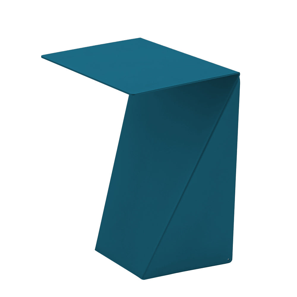 Masuta metalica SWEETY – Ideala ca masa de cafea, noptiera sau suport pentru obiecte decorative. Realizata din otel vopsit electrostatic, rezista factorilor de mediu si adauga eleganta oricarui decor.