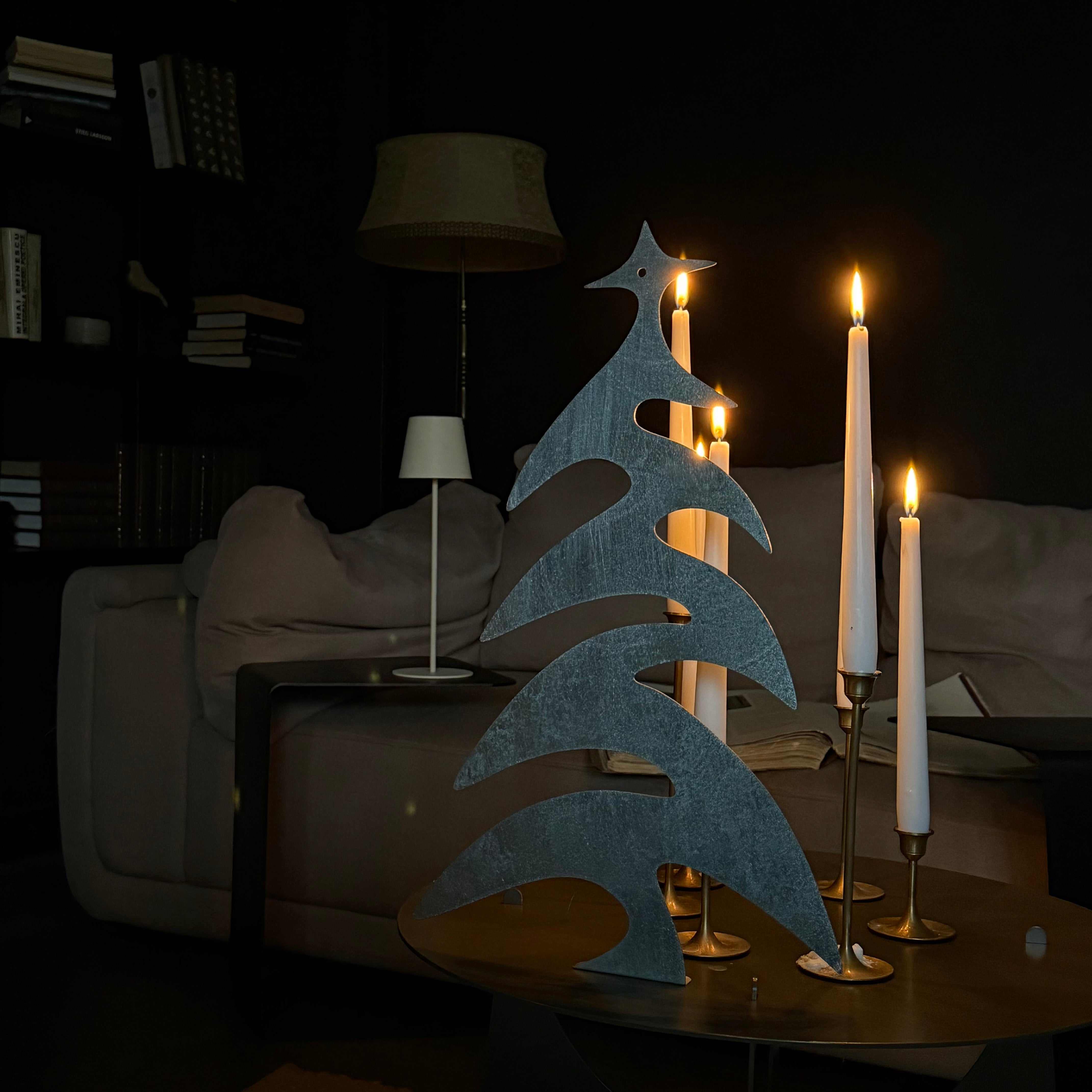 Bradut decorativ Draw Christmas Tree, design minimalist stil ilustratie, perfect pentru decor de sarbatori modern