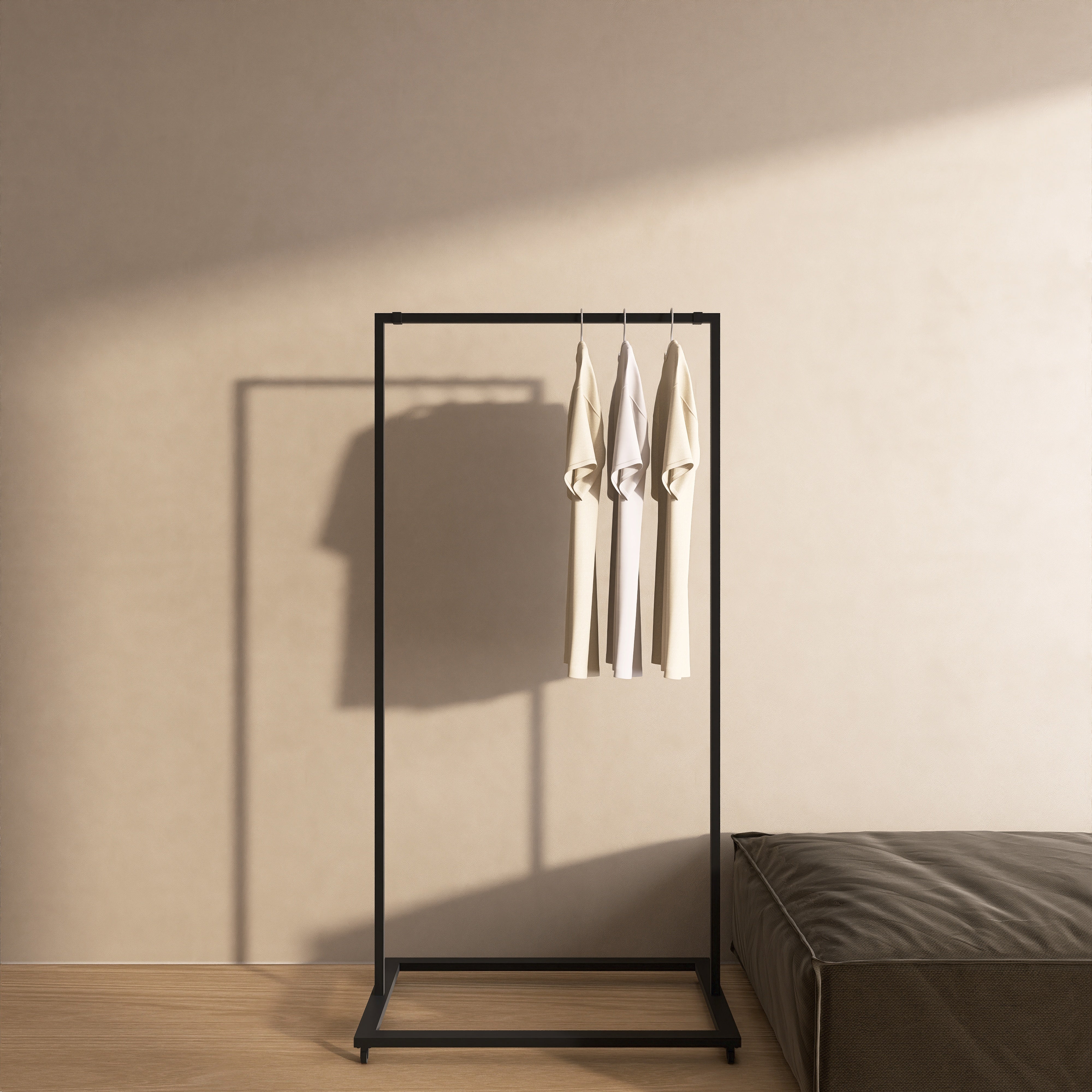 Suport haine 80cm din oțel cu roți, design minimalist și structură rezistentă, ideal pentru dressing sau hol.