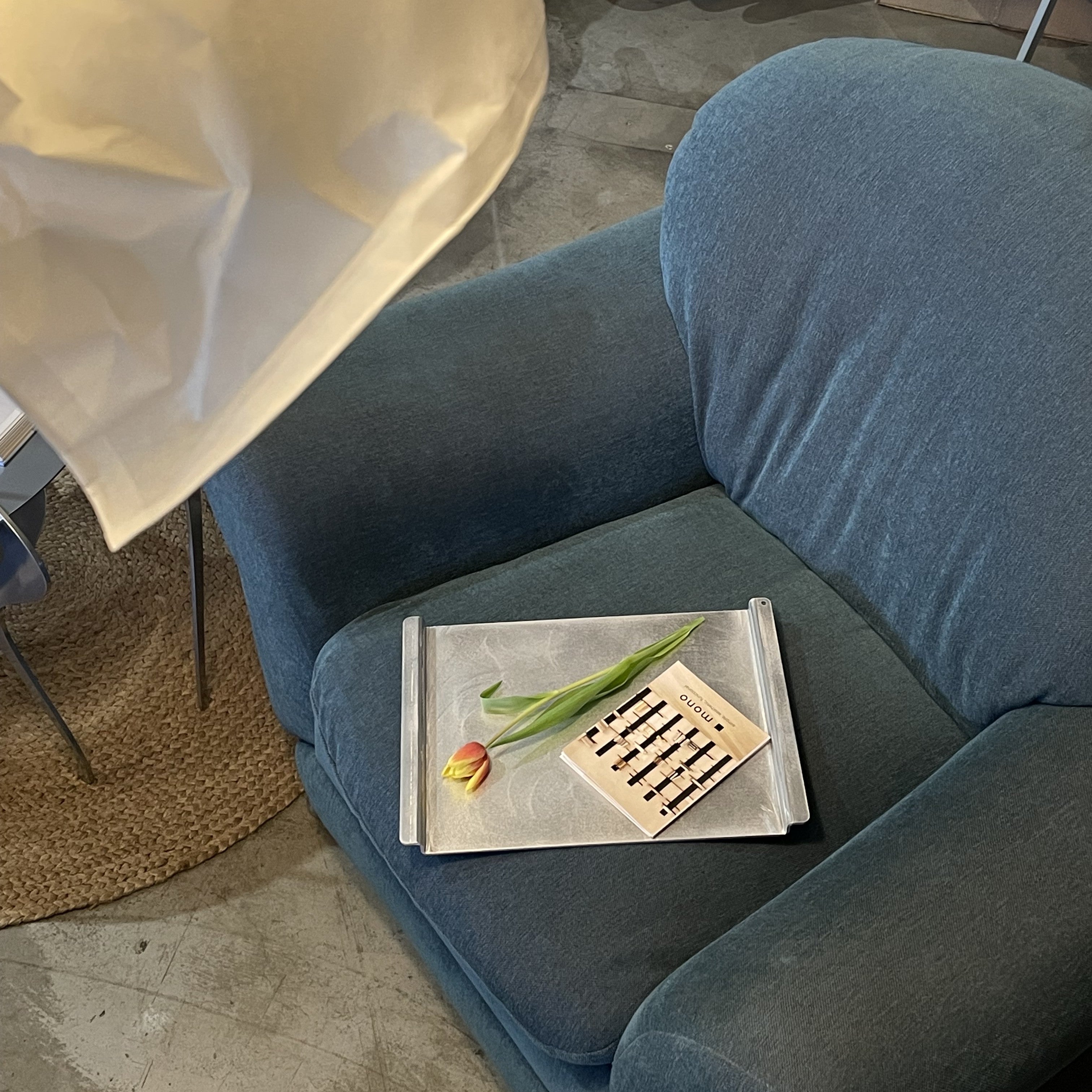 Tava din aluminiu colectia Sound accesoriu modular pentru masa sau utilizare individuala, cu design minimalist