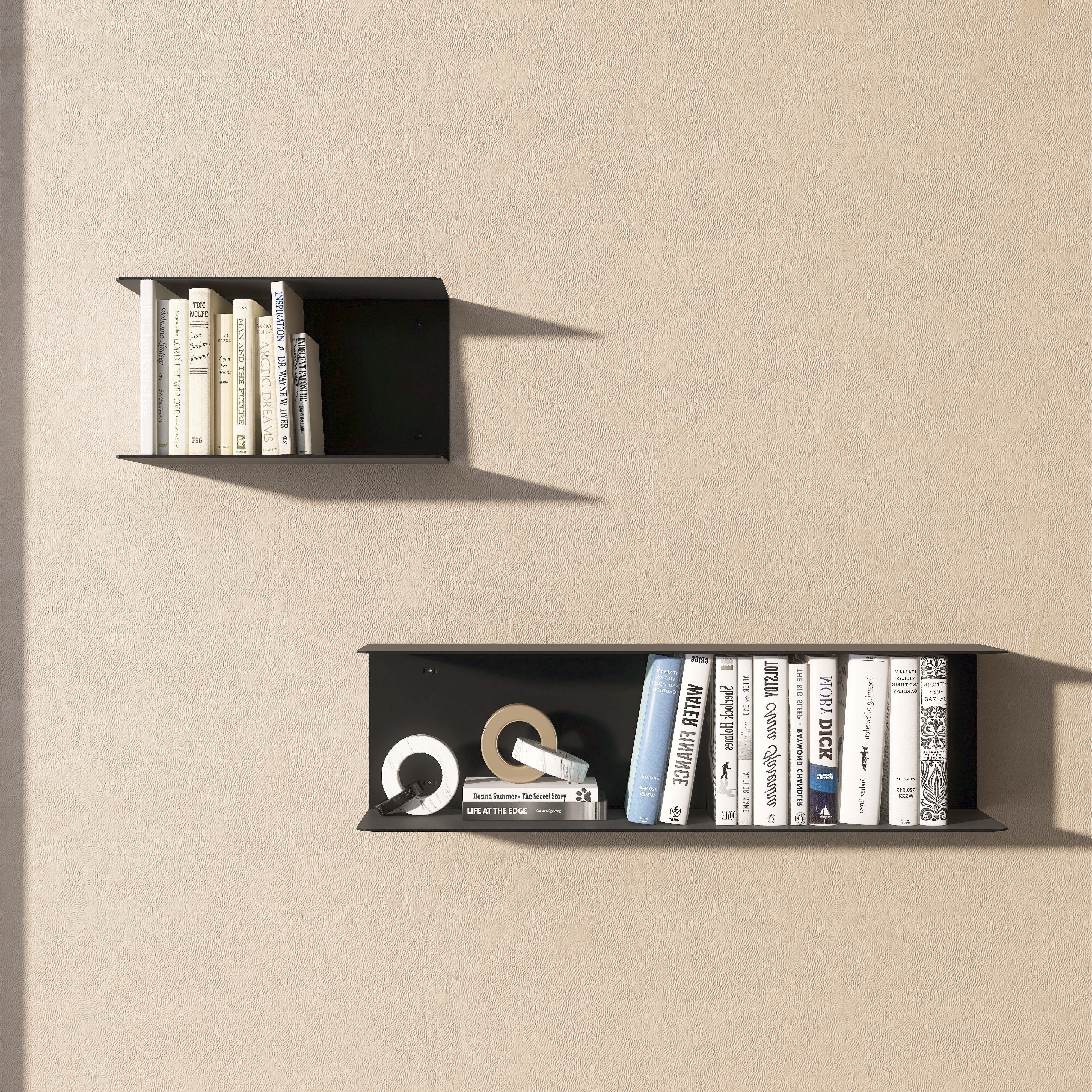 Etajera universala U-Shelf din aluminiu, design minimalist in forma de U, vopsita electrostatic, ideala pentru carti si obiecte decorative
