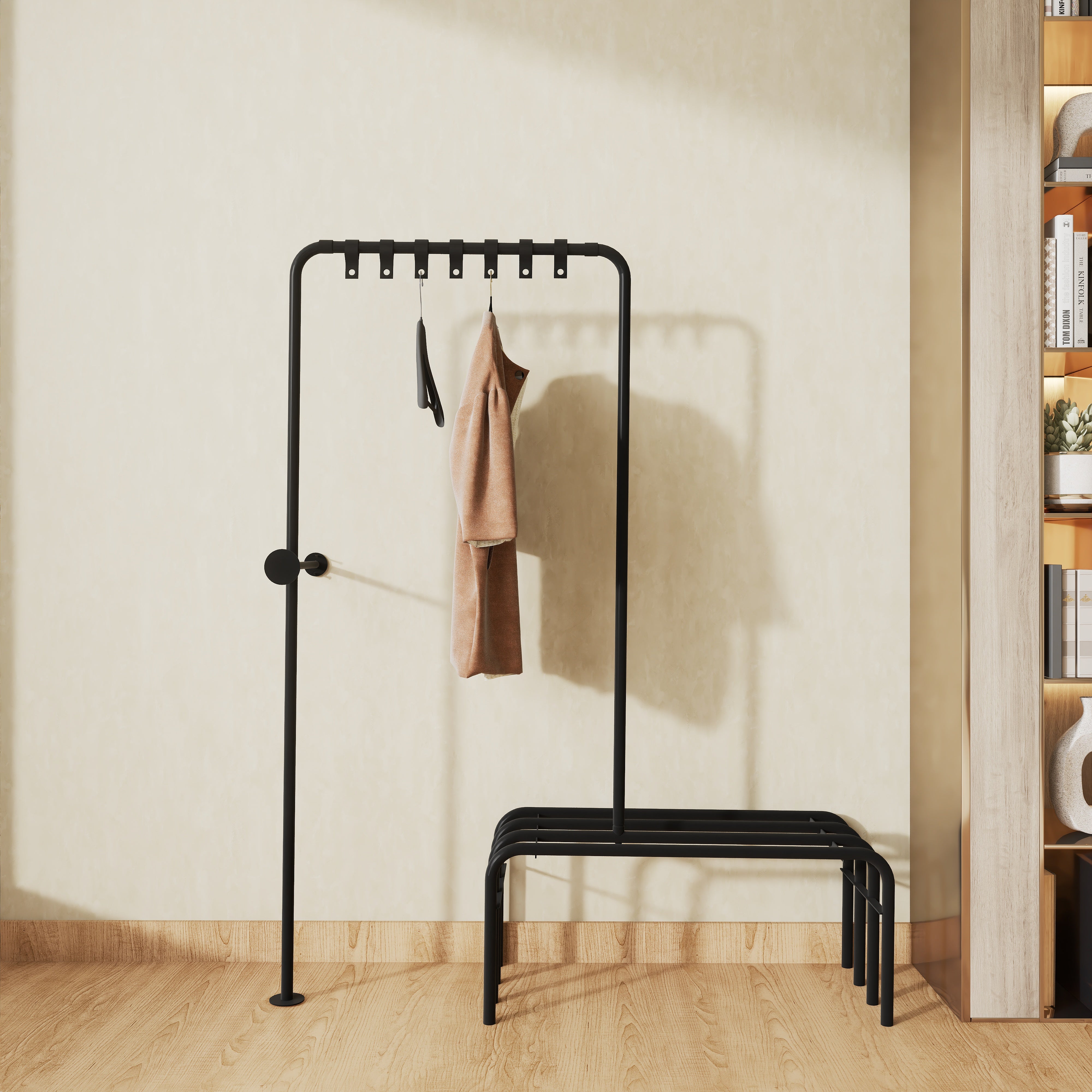 Cuierul metalic Holding, structură solidă, perfect pentru un hol spațios