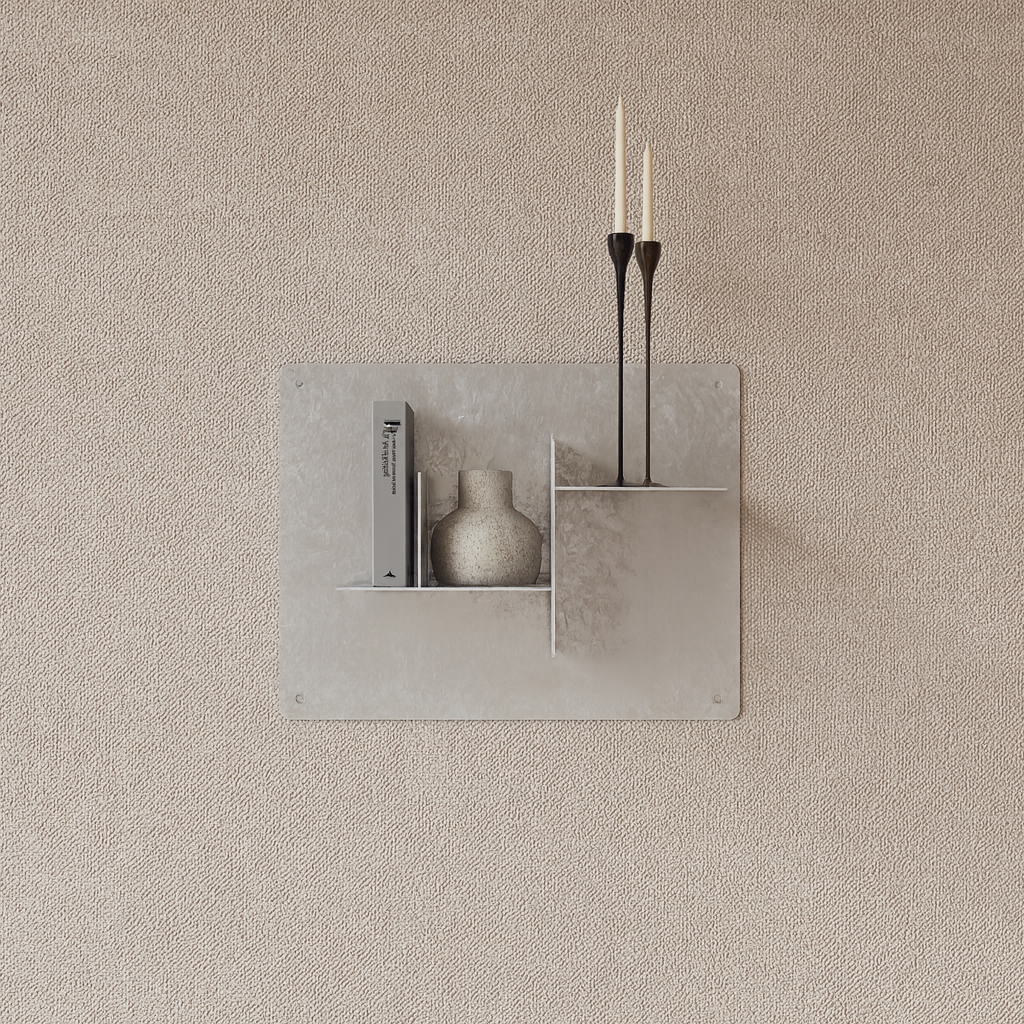 Realizat integral din aluminiu finisat manual si nevopsit, pastreaza textura naturala a metalului, cu nuante si reflexii subtile ce fac fiecare piesa unica.
