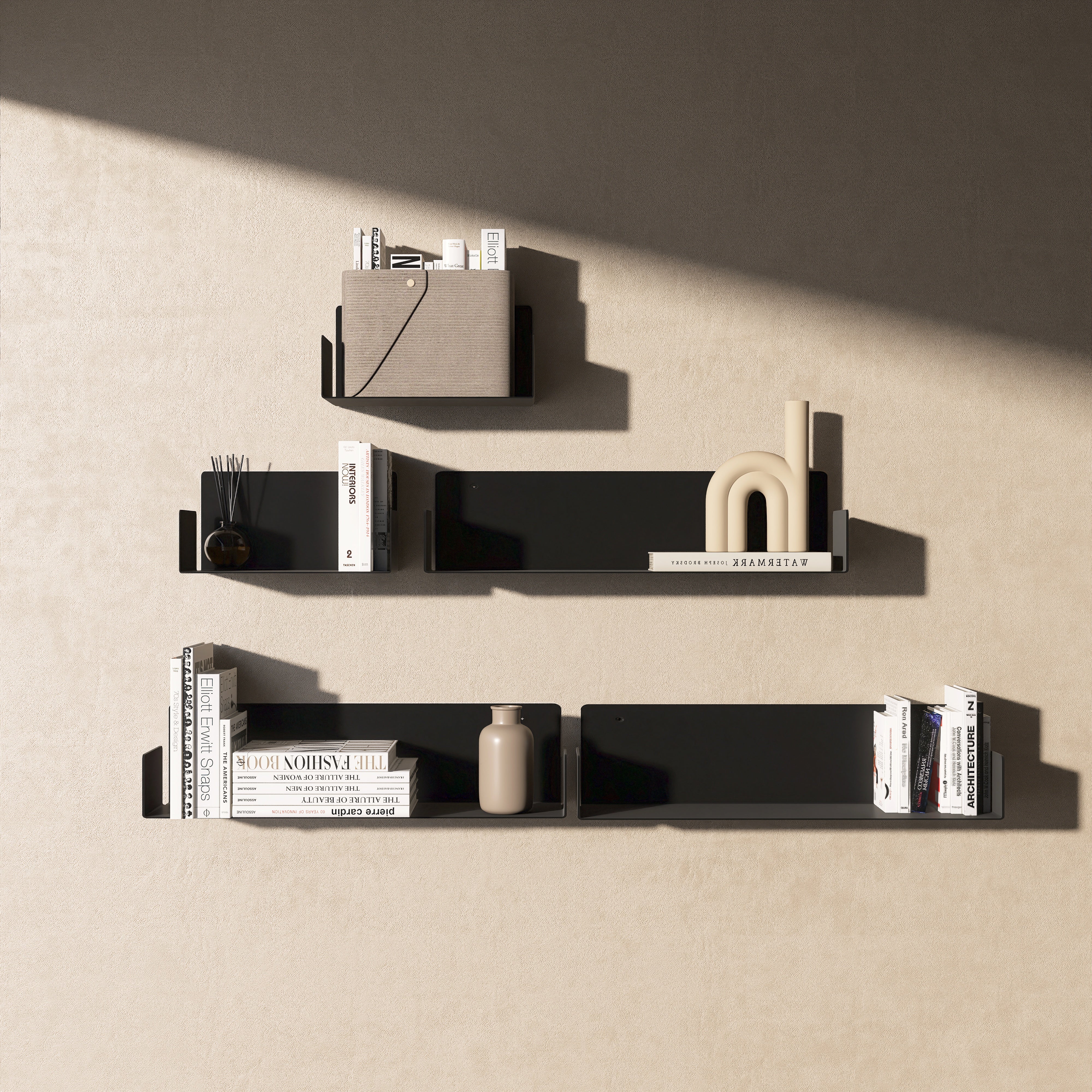 Etajera metalica Fold din aluminiu, vopsita electrostatic, cu design minimalist si margini laterale, ideala pentru carti si decoratiuni