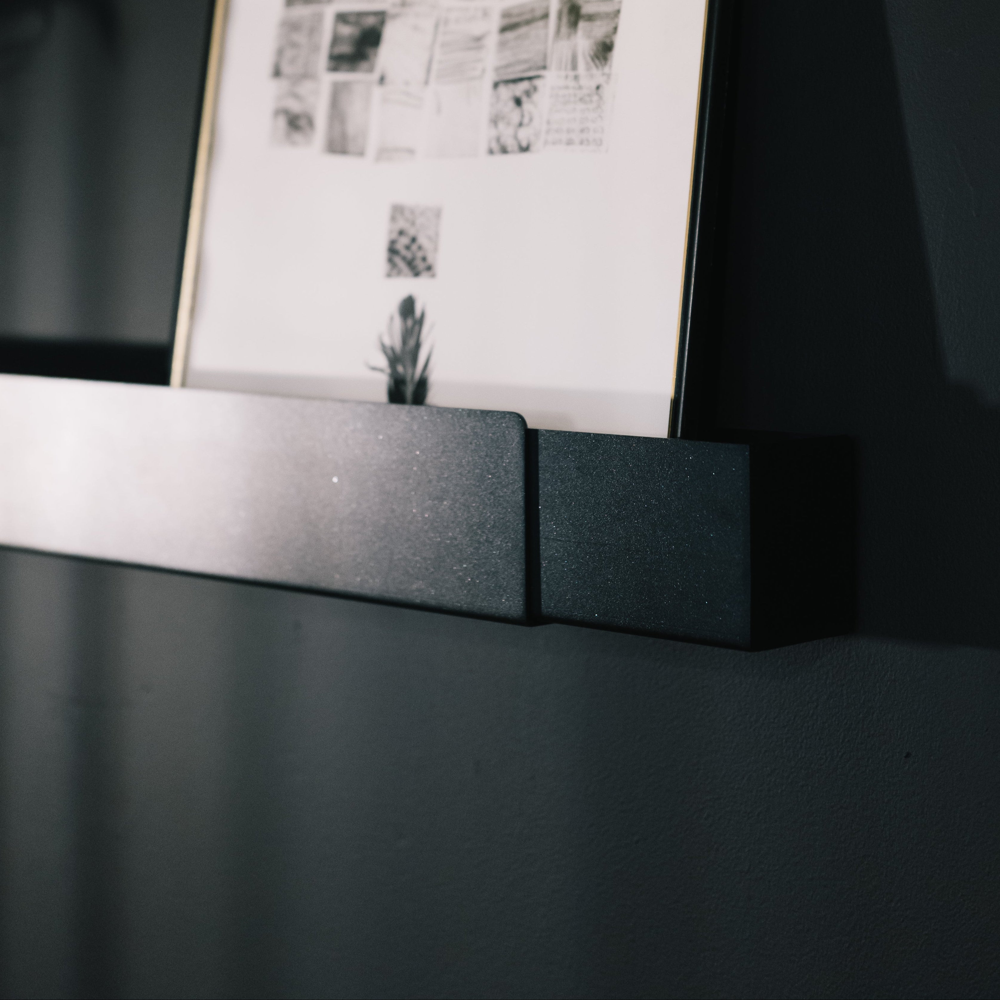 SIMPLICITY metal shelf