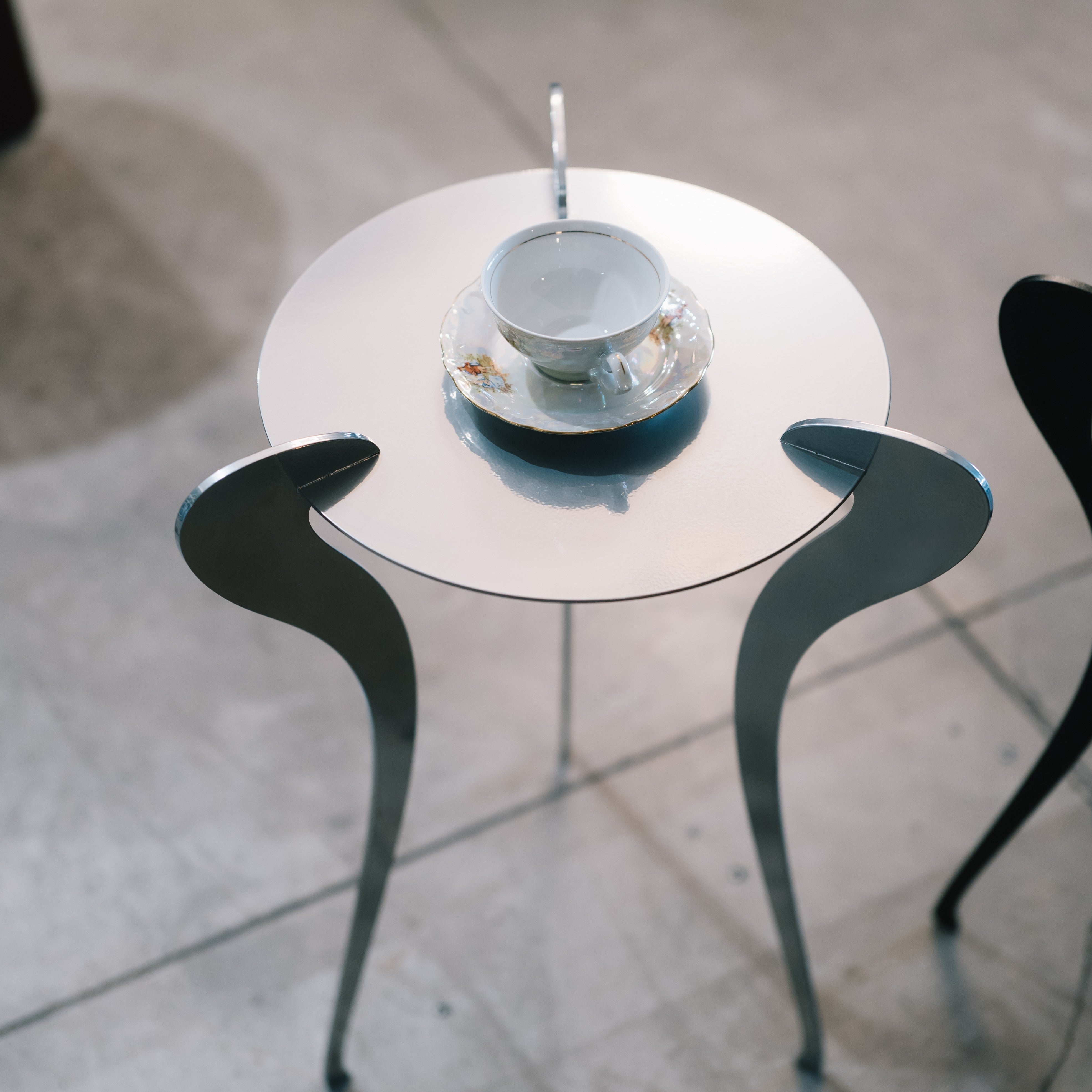 MARIE ANTOINETTE side table