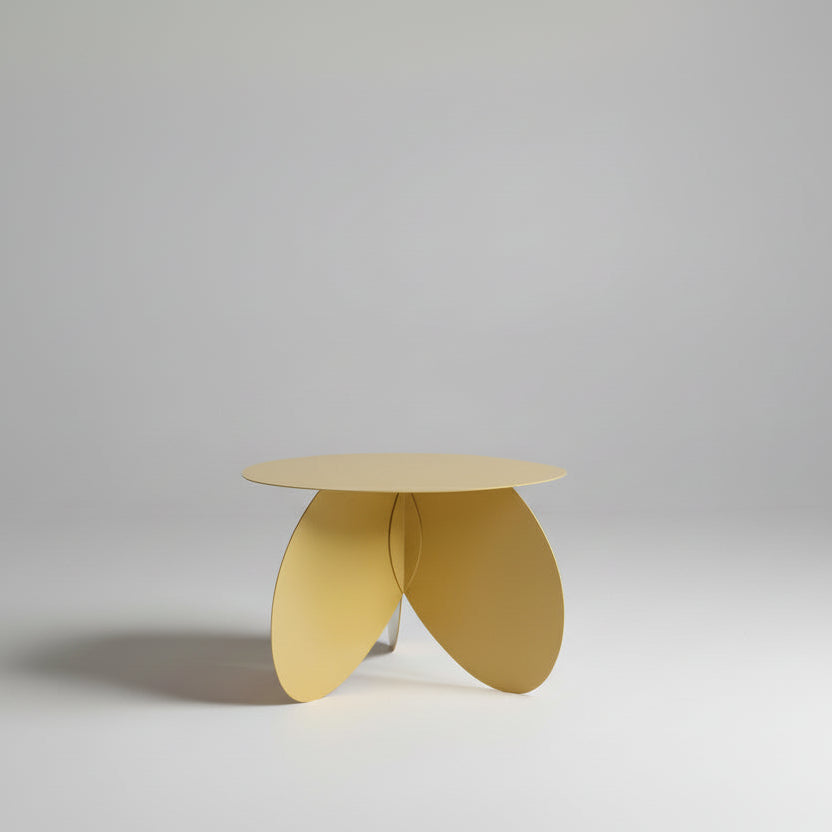 Măsuță metalică FLOWER finisaj colorat, design organic sculptural, piesă statement pentru interioare sau exterioare contemporane